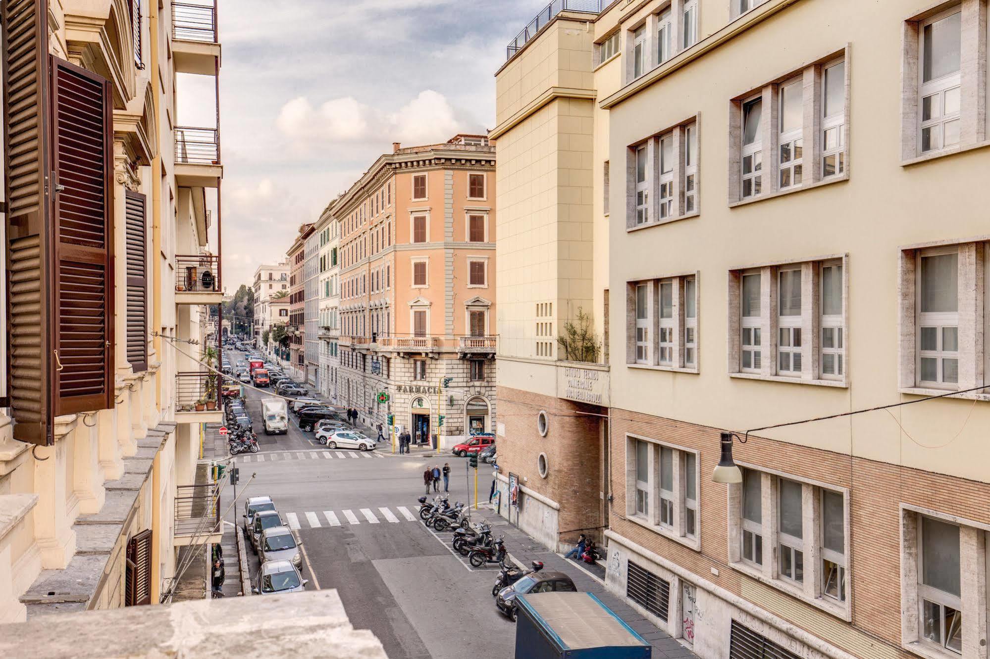 Hotel Continentale Roma Exterior foto